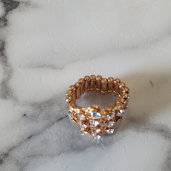 Gold Tone Stretch Ring with Rhinestone Jewels BLING 💥3 for $24💥 - Picture 4 of 13